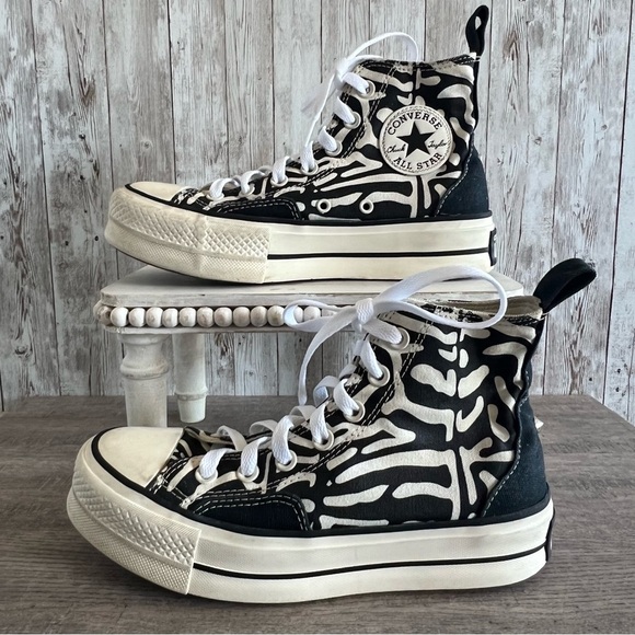 Women’s Converse Black and White High-Top Sneakers Animal Mix Size 6.5 - Picture 1 of 8